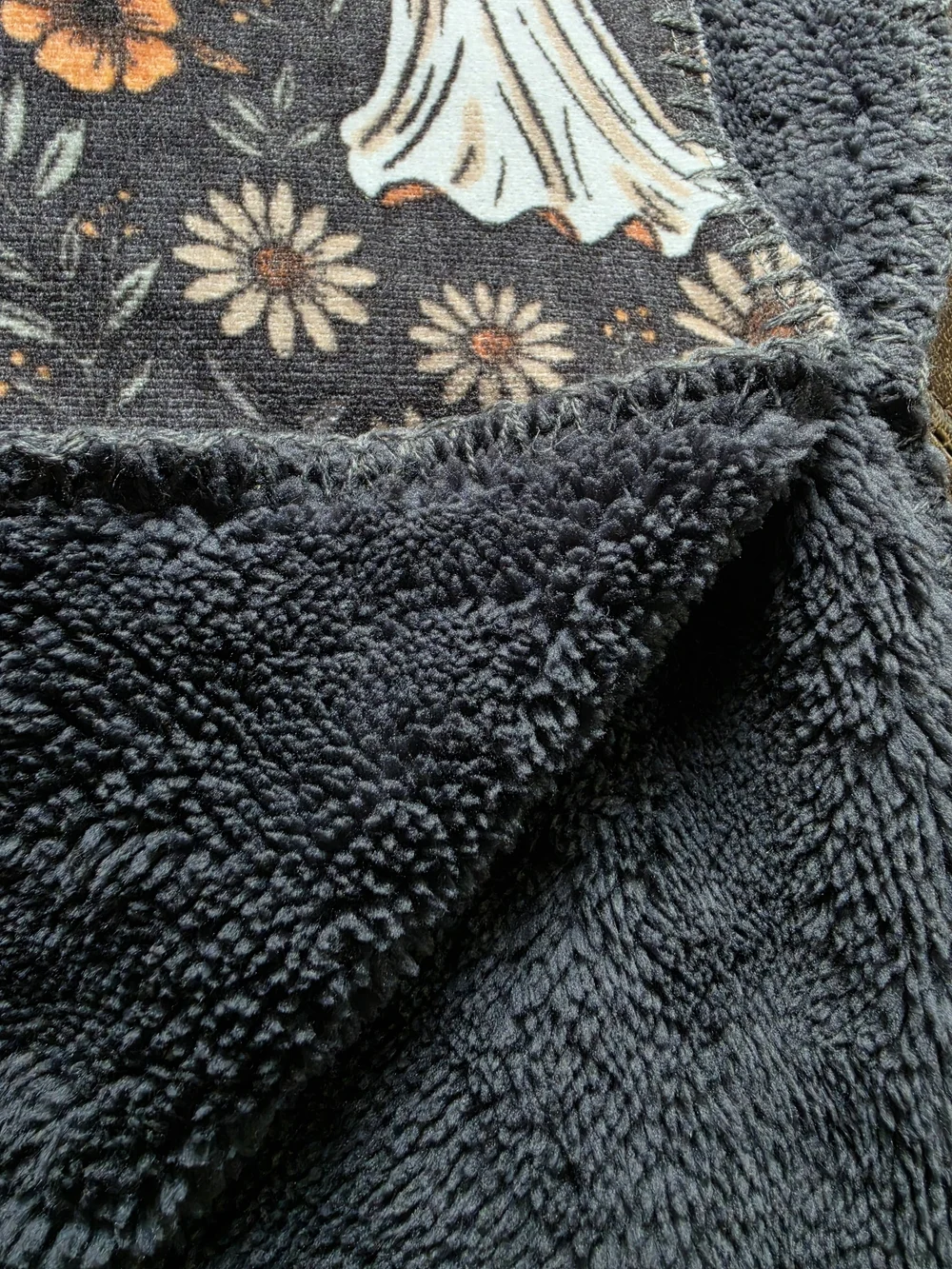 Magaschoni Cozy Plush Reversible Halloween Ghost Blanket NWT